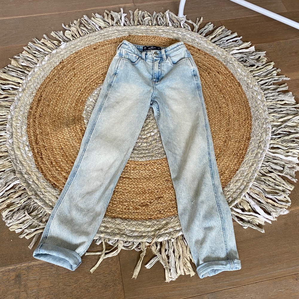 Hollister Mom Jeans size 00
